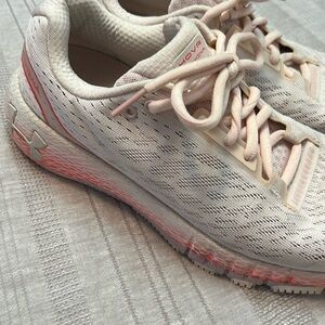Under Armour - HOVR MACHINA. Women’s size 8.5. Rarely worn. Like new!
